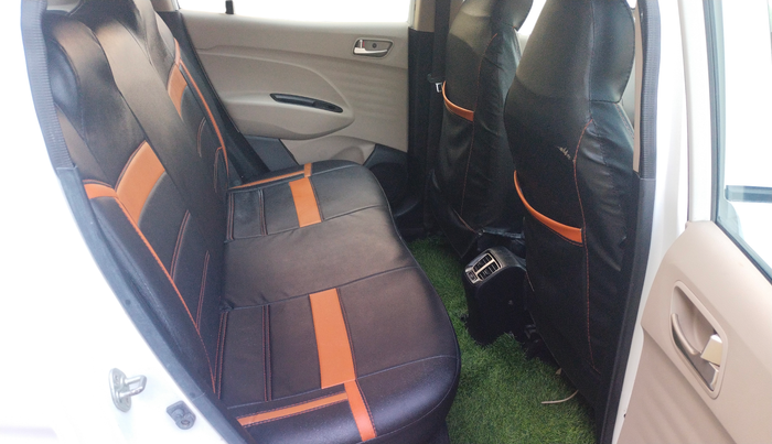 2019 Hyundai NEW SANTRO SPORTZ CNG, CNG, Manual, 46,859 km, Right Side Rear Door Cabin