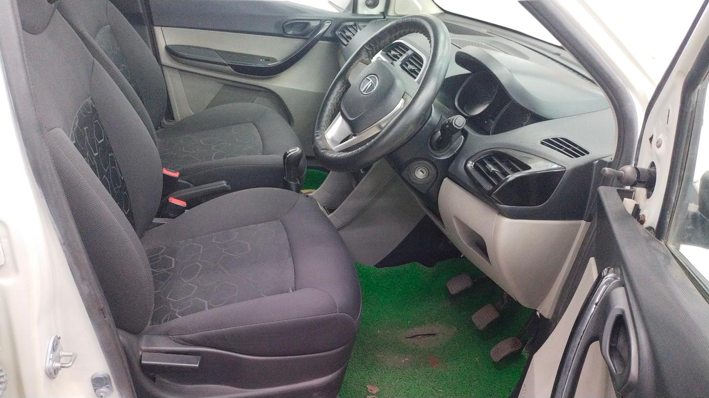 2021 Tata Tiago XT PETROL, Petrol, Manual, 53,236 km, Right Side Front Door Cabin
