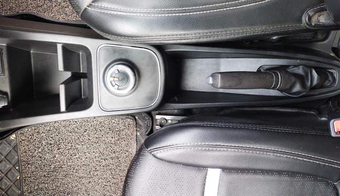 2021 Renault Kwid RXT 1.0 AMT (O), Petrol, Automatic, 35,086 km, Gear Lever