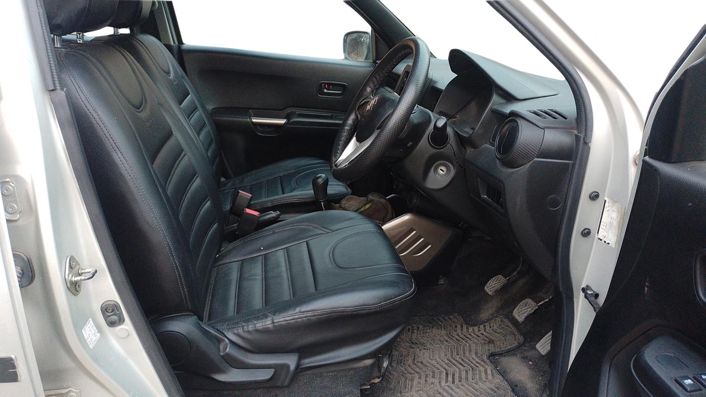 2019 Maruti IGNIS SIGMA 1.2, Petrol, Manual, 57,274 km, Right Side Front Door Cabin