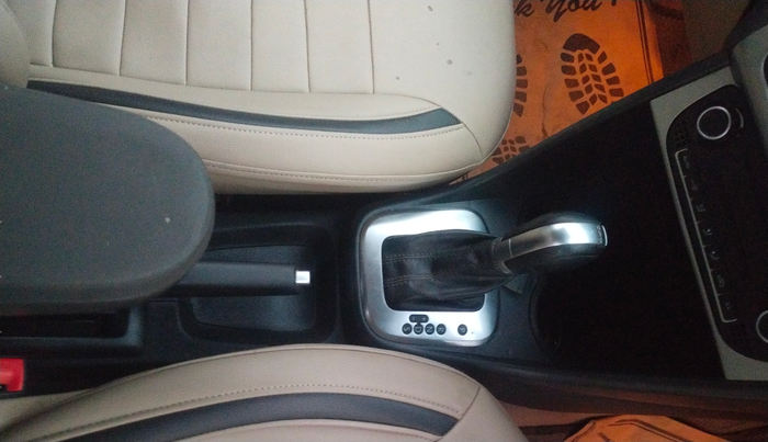 2016 Volkswagen Ameo HIGHLINE DSG 1.5 DIESEL , Diesel, Automatic, 1,69,172 km, Gear Lever