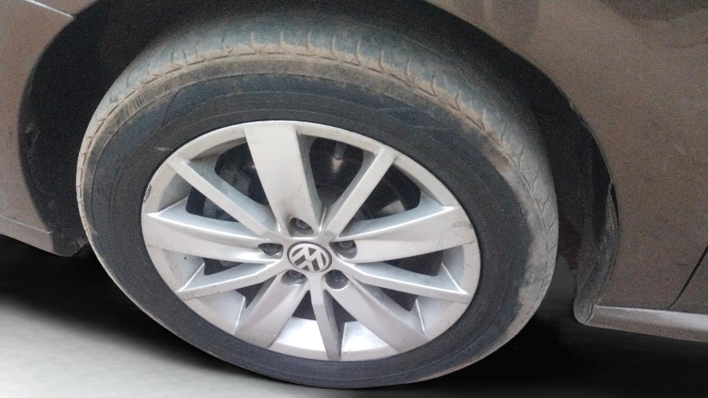 2016 Volkswagen Ameo HIGHLINE DSG 1.5 DIESEL , Diesel, Automatic, 1,69,172 km, Left Front Wheel