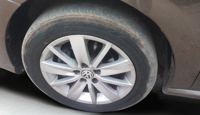 2016 Volkswagen Ameo HIGHLINE DSG 1.5 DIESEL , Diesel, Automatic, 1,69,172 km, Left Front Wheel