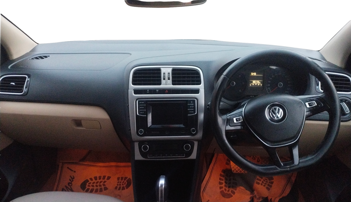 2016 Volkswagen Ameo HIGHLINE DSG 1.5 DIESEL , Diesel, Automatic, 1,69,172 km, Dashboard