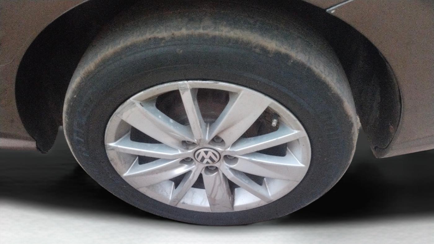2016 Volkswagen Ameo HIGHLINE DSG 1.5 DIESEL , Diesel, Automatic, 1,69,172 km, Left Rear Wheel
