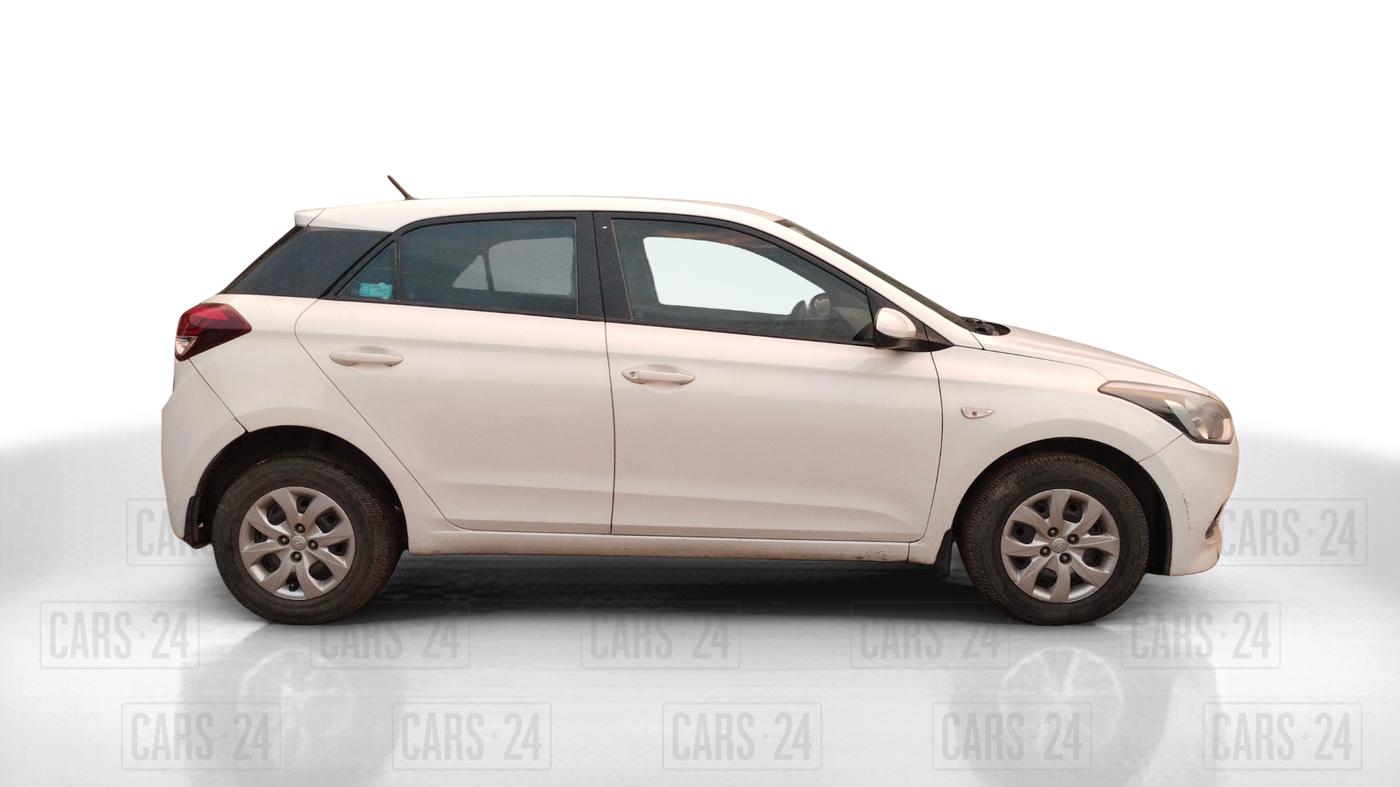 2015 Hyundai Elite i20 MAGNA 1.4 CRDI, Diesel, Manual, 68,226 km, Right Side View