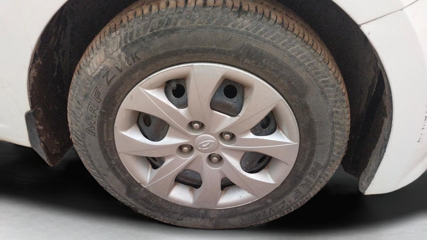 2015 Hyundai Elite i20 MAGNA 1.4 CRDI, Diesel, Manual, 68,226 km, Right Front Wheel