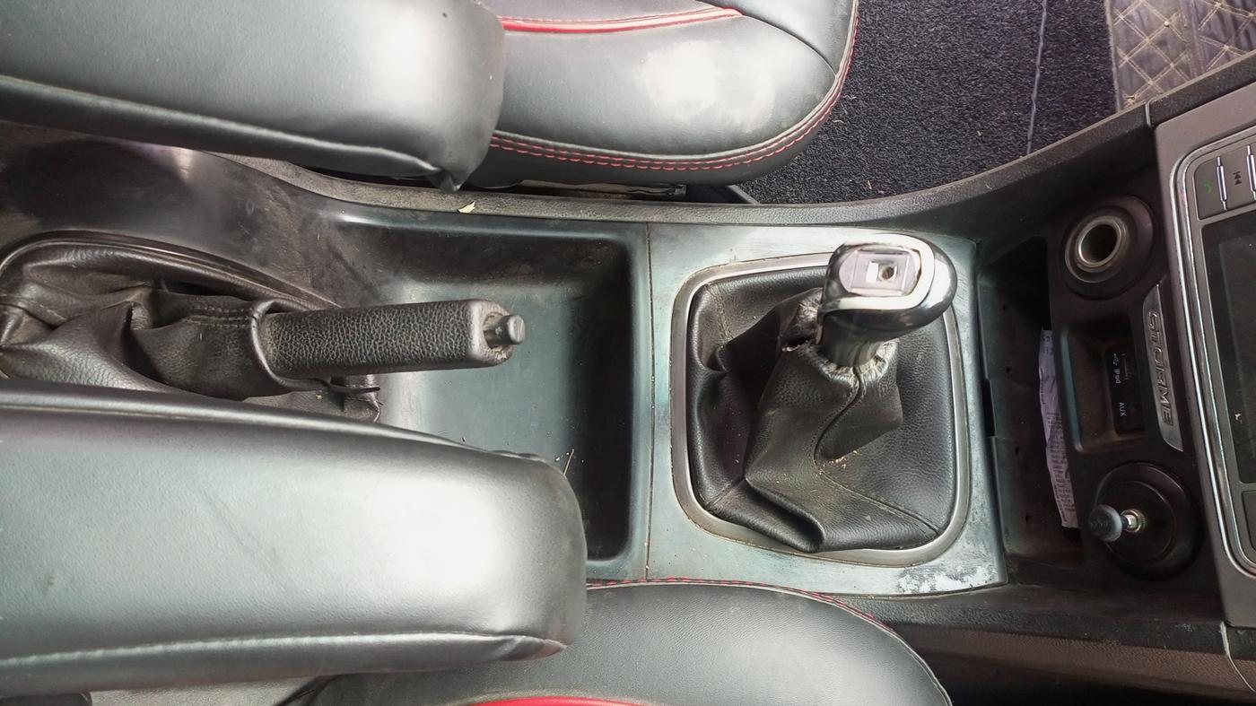 2016 Tata Safari Storme 2.2 EX 4X2, Diesel, Manual, 74,124 km, Gear Lever