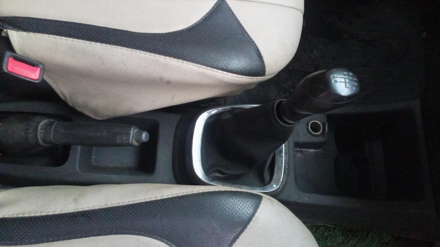 2016 Renault Kwid RXT 0.8, Petrol, Manual, 66,145 km, Gear Lever