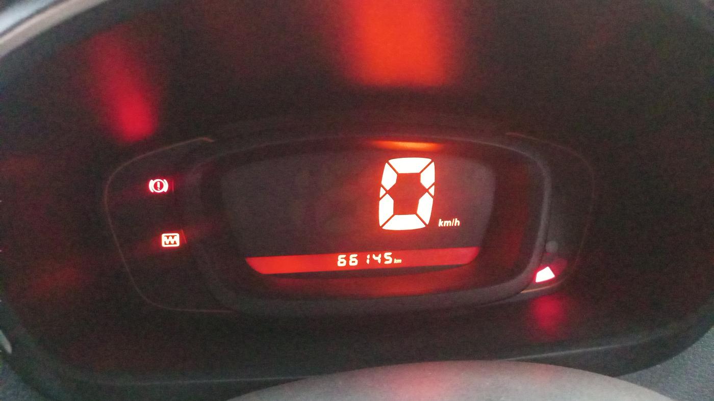 2016 Renault Kwid RXT 0.8, Petrol, Manual, 66,145 km, Odometer Image