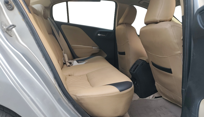2014 Honda City 1.5L I-DTEC V, Diesel, Manual, 72,977 km, Right Side Rear Door Cabin