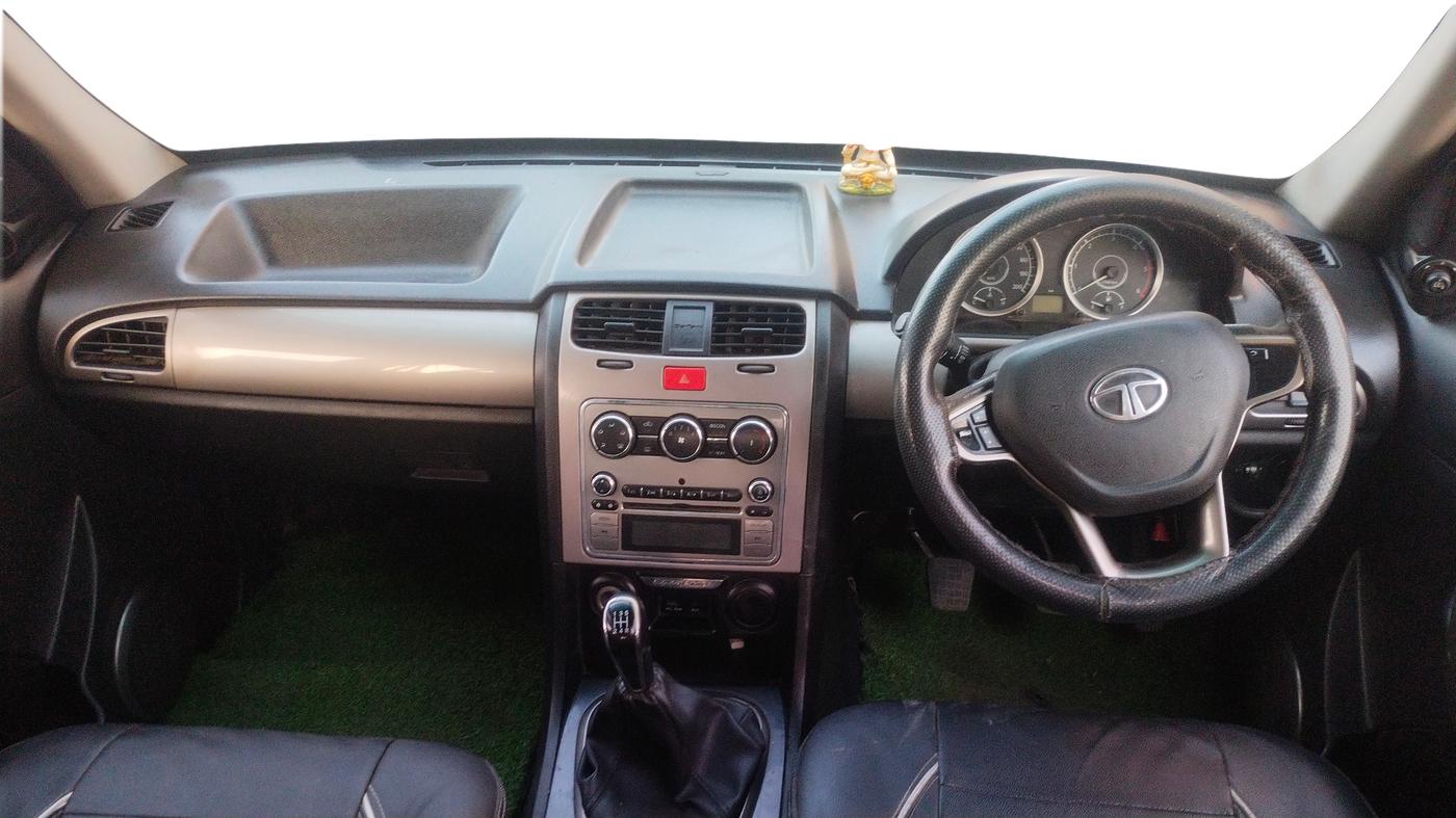 2015 Tata Safari Storme 2.2 EX 4X2, Diesel, Manual, 79,259 km, Dashboard