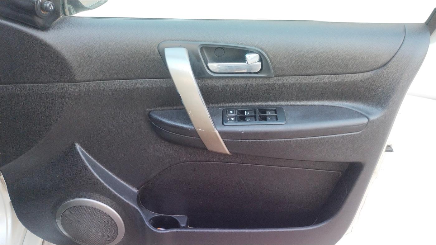 2015 Tata Safari Storme 2.2 EX 4X2, Diesel, Manual, 79,259 km, Driver Side Door Panel Controls