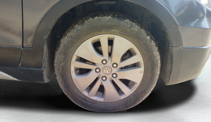 2016 Maruti S Cross ZETA 1.3, Diesel, Manual, 87,548 km, Right Front Wheel