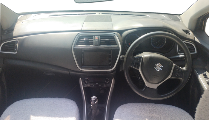 2016 Maruti S Cross ZETA 1.3, Diesel, Manual, 87,548 km, Dashboard