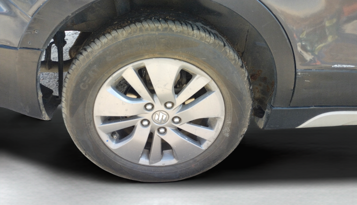 2016 Maruti S Cross ZETA 1.3, Diesel, Manual, 87,548 km, Right Rear Wheel