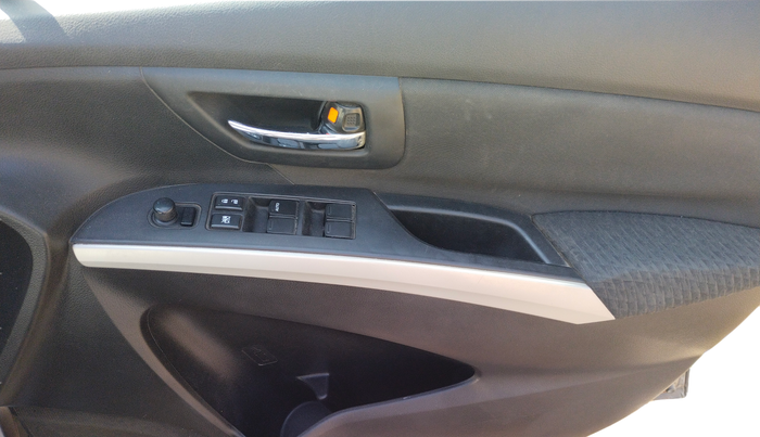 2016 Maruti S Cross ZETA 1.3, Diesel, Manual, 87,548 km, Driver Side Door Panel Controls