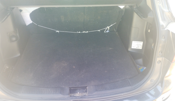 2016 Maruti S Cross ZETA 1.3, Diesel, Manual, 87,548 km, Boot Inside