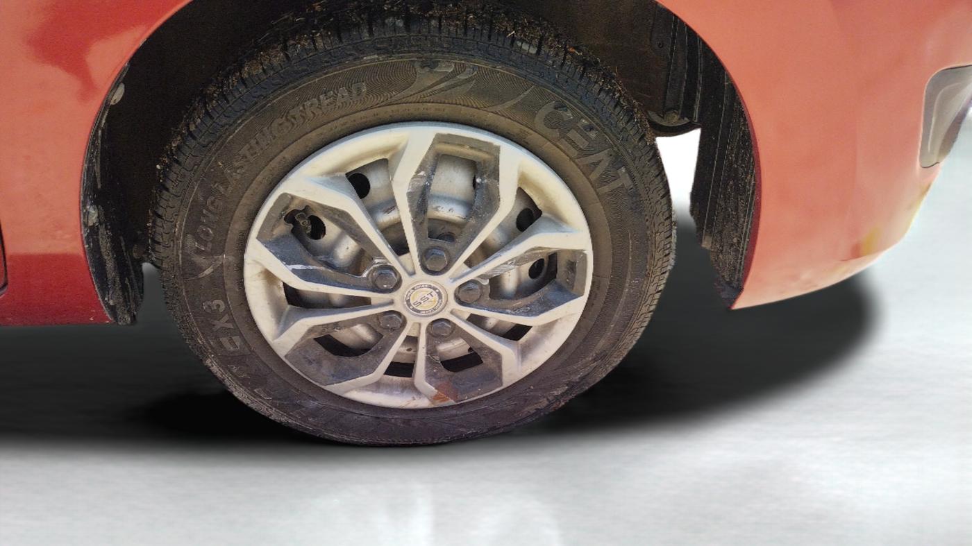 2015 Maruti Wagon R 1.0 LXI, Petrol, Manual, 46,880 km, Right Front Wheel