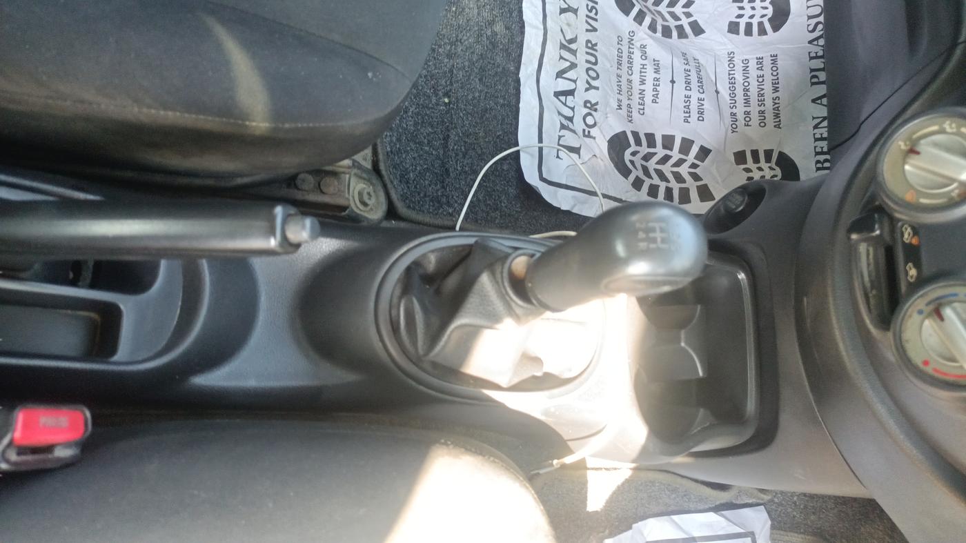 2011 Nissan Sunny XE, Petrol, Manual, 69,008 km, Gear Lever
