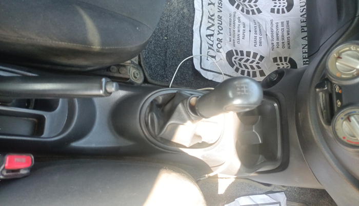 2011 Nissan Sunny XE, Petrol, Manual, 69,008 km, Gear Lever