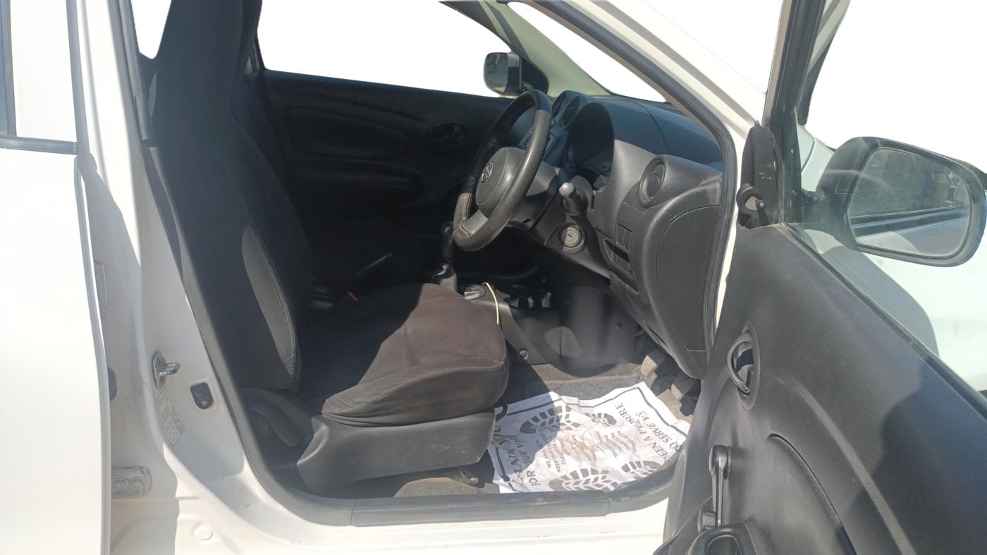 2011 Nissan Sunny XE, Petrol, Manual, 69,008 km, Right Side Front Door Cabin