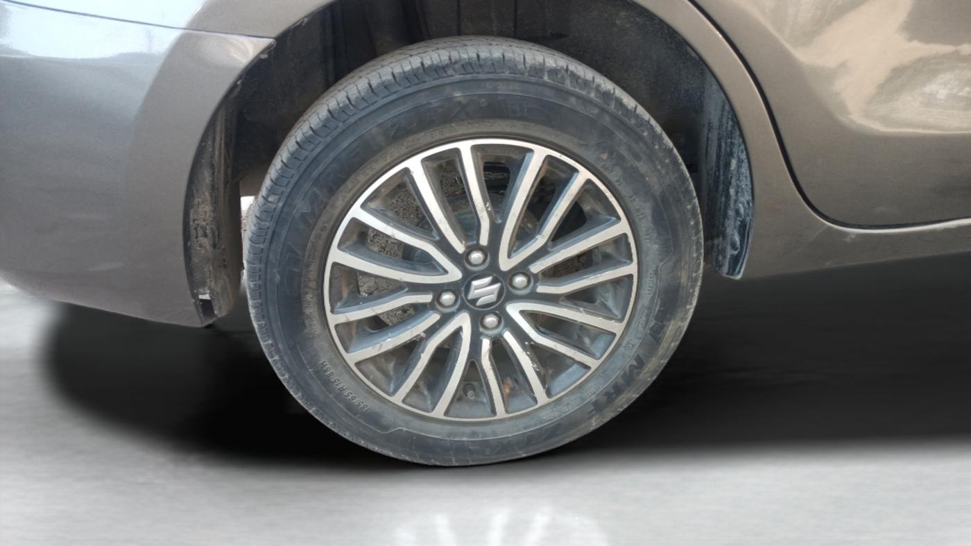 2017 Maruti Dzire ZDI PLUS AMT, Diesel, Automatic, 52,237 km, Right Rear Wheel