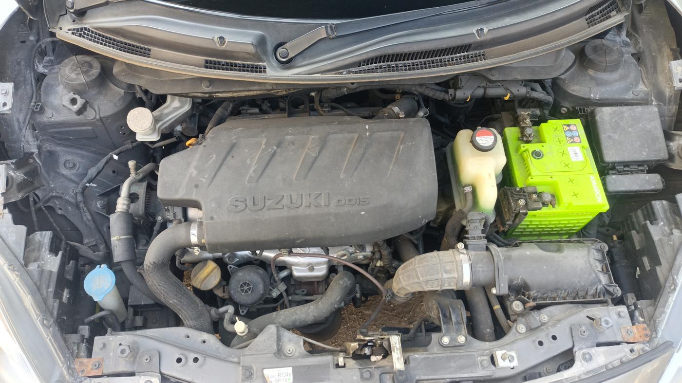 2017 Maruti Dzire ZDI PLUS AMT, Diesel, Automatic, 52,237 km, Open Bonnet