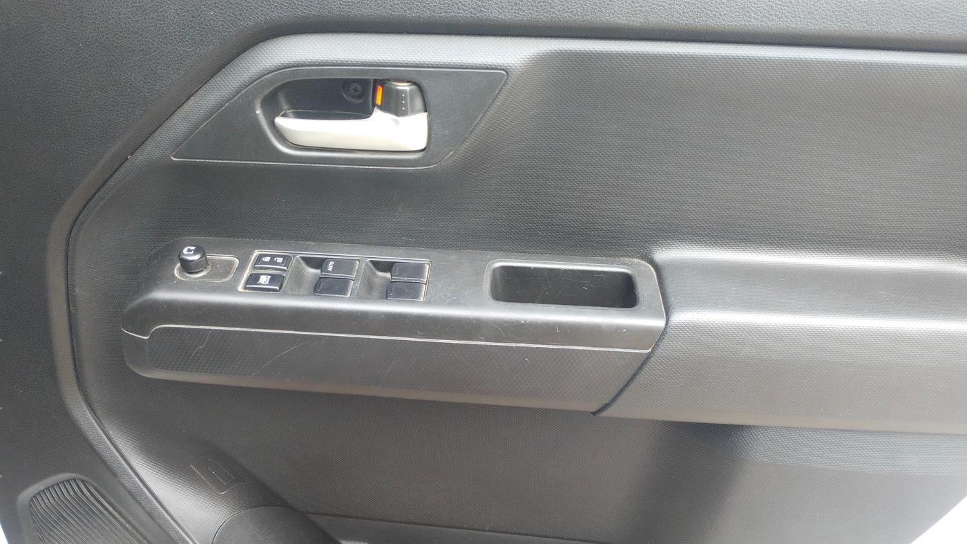 2019 Maruti New Wagon-R VXI 1.0, Petrol, Manual, 35,336 km, Driver Side Door Panel Controls
