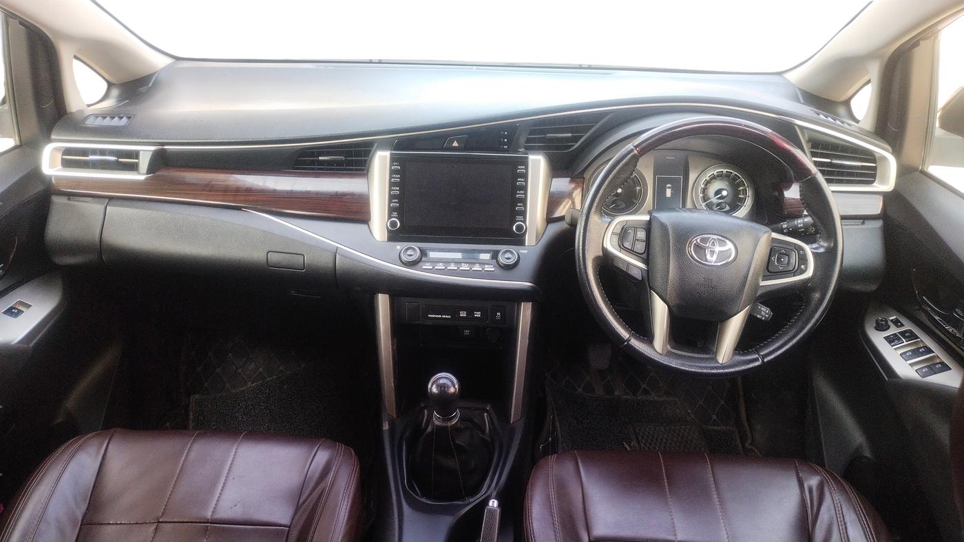 2020 Toyota Innova Crysta 2.4 VX 8 STR, Diesel, Manual, 31,027 km, Dashboard