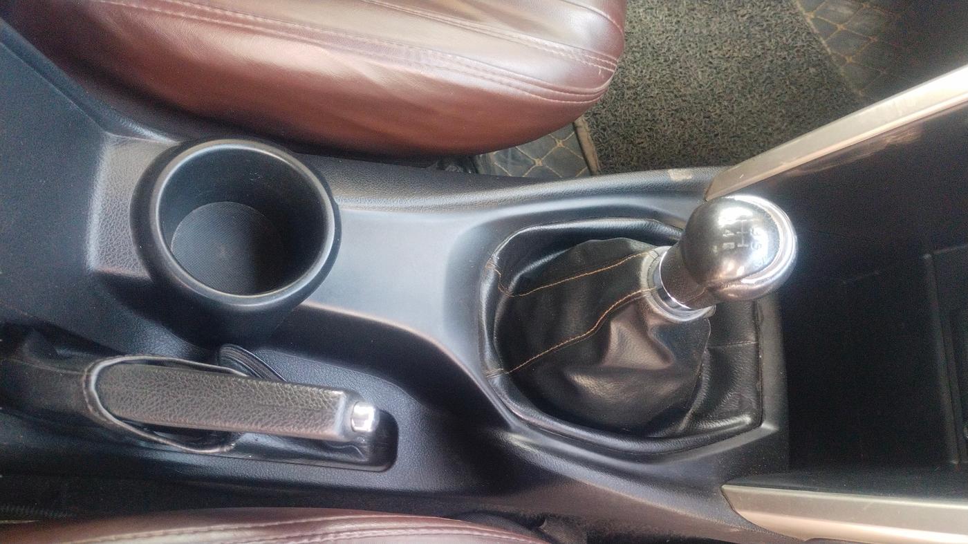 2020 Toyota Innova Crysta 2.4 VX 8 STR, Diesel, Manual, 31,027 km, Gear Lever