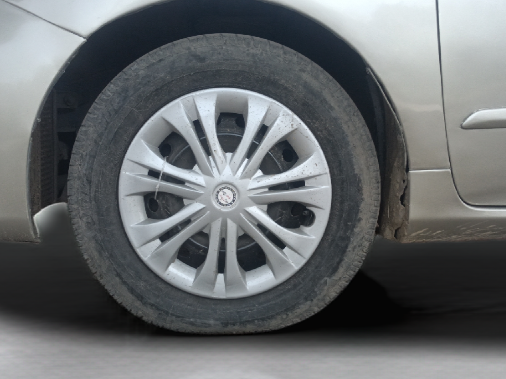 2012 Toyota Corolla Altis G DIESEL, Diesel, Manual, 1,06,087 km, Left Front Wheel