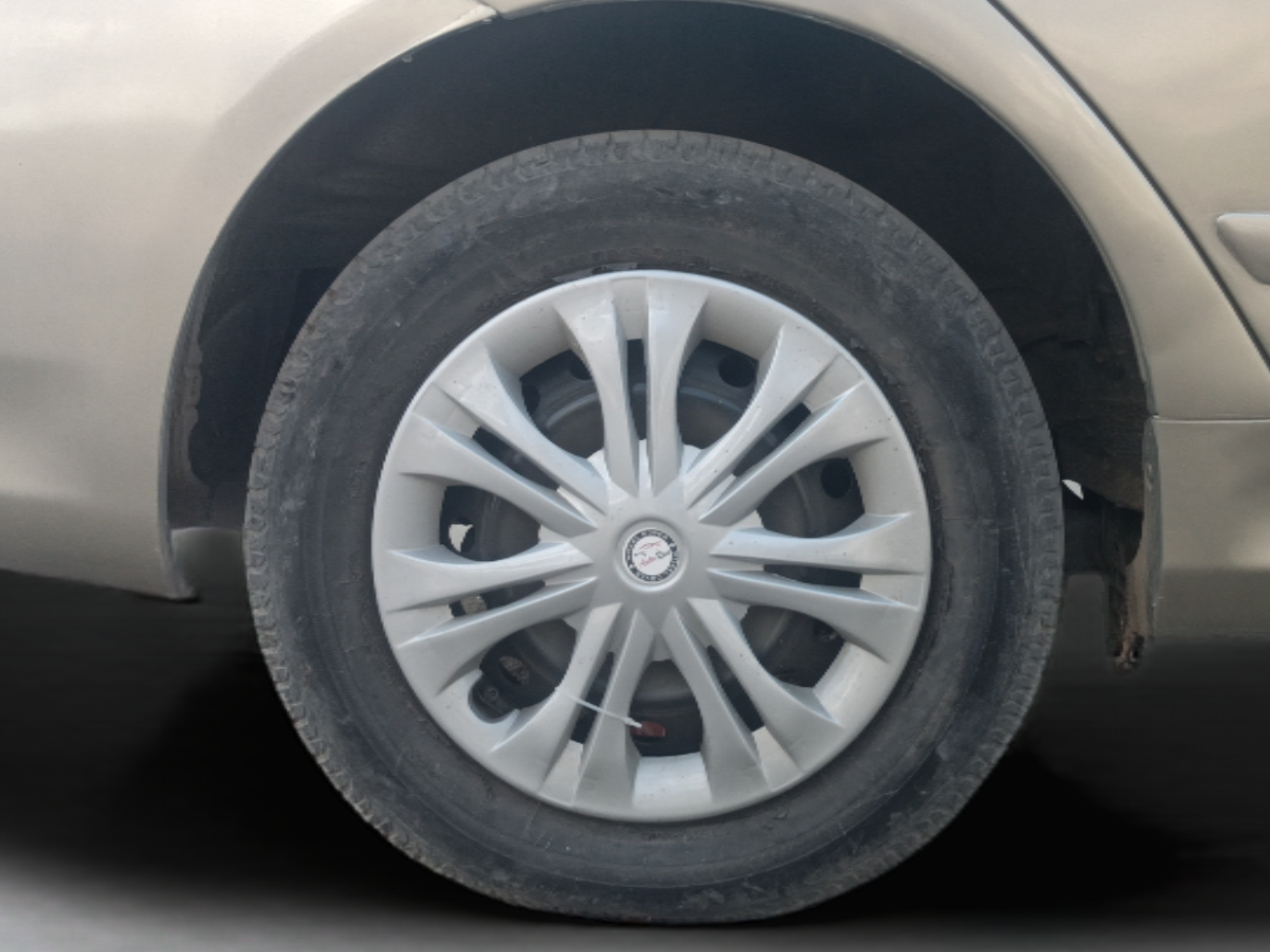 2012 Toyota Corolla Altis G DIESEL, Diesel, Manual, 1,06,087 km, Right Rear Wheel