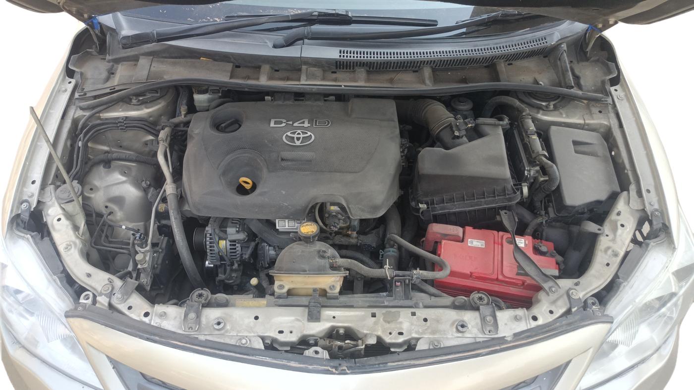 2012 Toyota Corolla Altis G DIESEL, Diesel, Manual, 1,06,087 km, Open Bonnet
