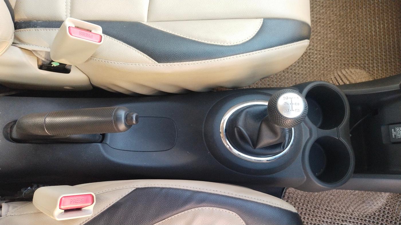 2014 Honda Mobilio 1.5L I-VTEC S, Petrol, Manual, 8,902 km, Gear Lever