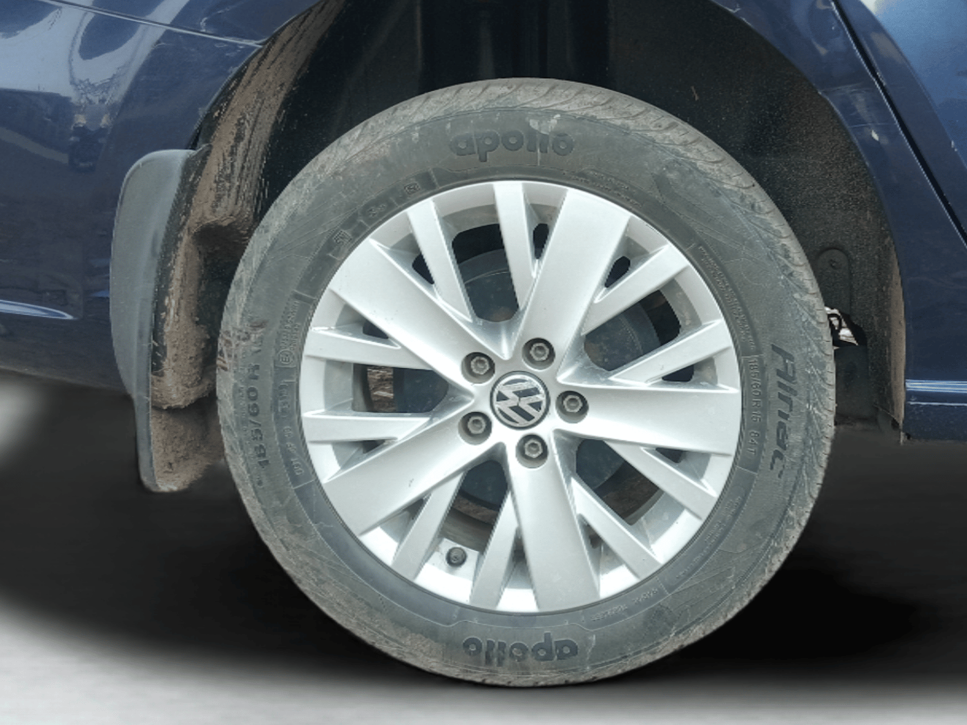 2014 Volkswagen Vento HIGHLINE 1.6 MPI, Petrol, Manual, 64,638 km, Right Rear Wheel