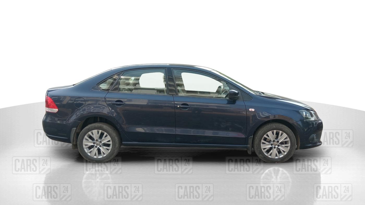2014 Volkswagen Vento HIGHLINE 1.6 MPI, Petrol, Manual, 64,638 km, Right Side View