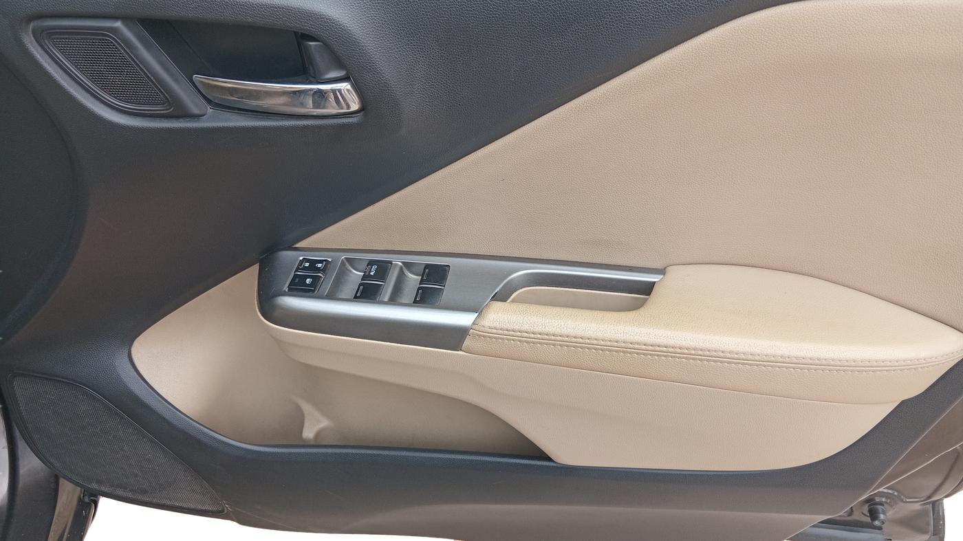 2016 Honda City 1.5L I-VTEC VX CVT, Petrol, Automatic, 72,212 km, Driver Side Door Panel Controls