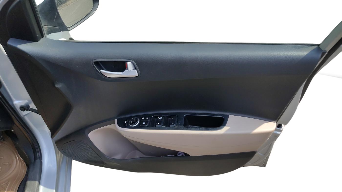 2019 Hyundai Grand i10 SPORTZ 1.2 KAPPA VTVT, Petrol, Manual, 57,915 km, Driver Side Door Panel Controls