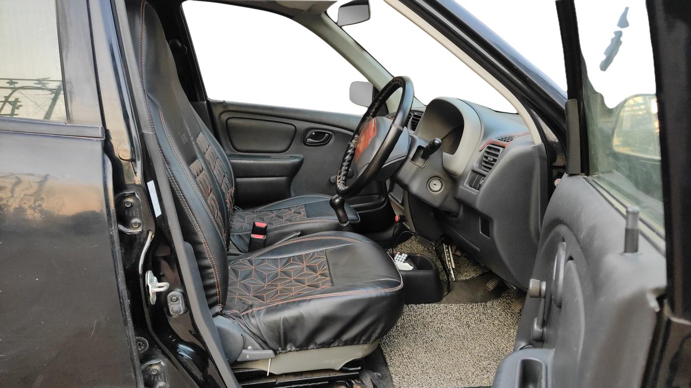 2010 Maruti Alto LXI, Petrol, Manual, 31,556 km, Right Side Front Door Cabin