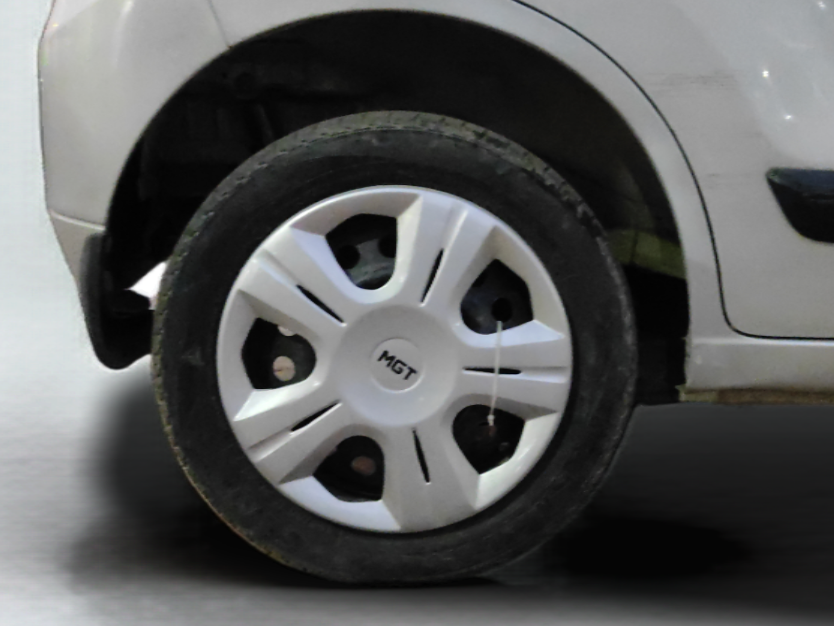 2016 Maruti Wagon R 1.0 VXI, Petrol, Manual, 67,319 km, Right Rear Wheel