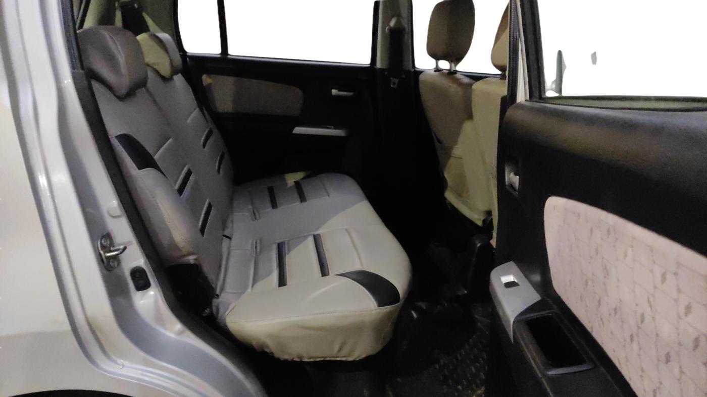 2016 Maruti Wagon R 1.0 VXI, Petrol, Manual, 67,319 km, Right Side Rear Door Cabin
