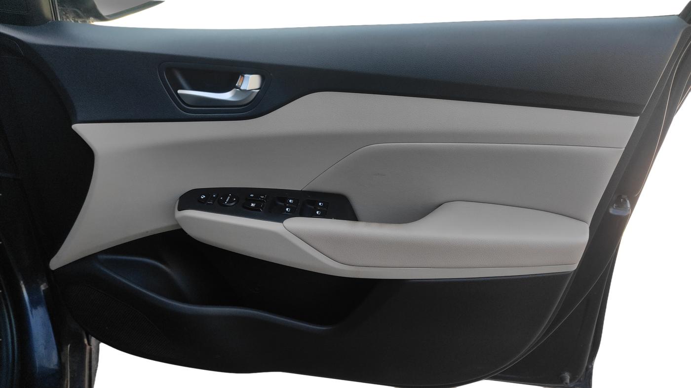 2021 Hyundai Verna SX (O) 1.5 CRDI, Diesel, Manual, 82,093 km, Driver Side Door Panel Controls