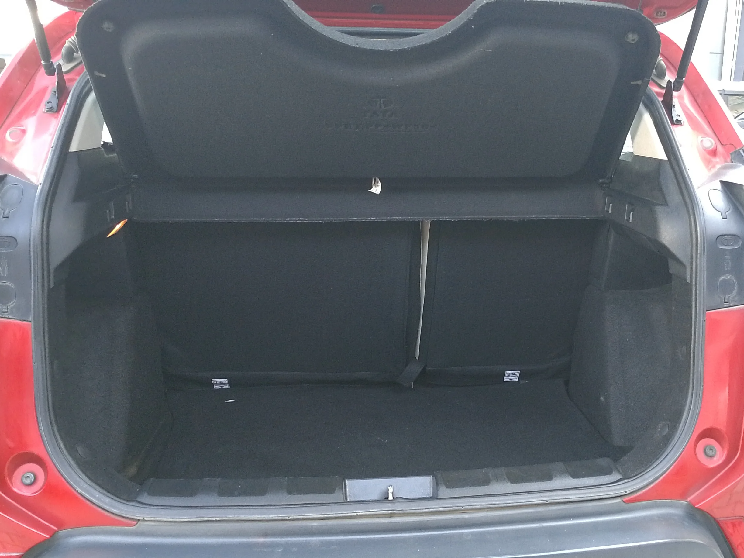 2017 Tata NEXON XZ PLUS PETROL, Petrol, Manual, 83,617 km, Boot Inside