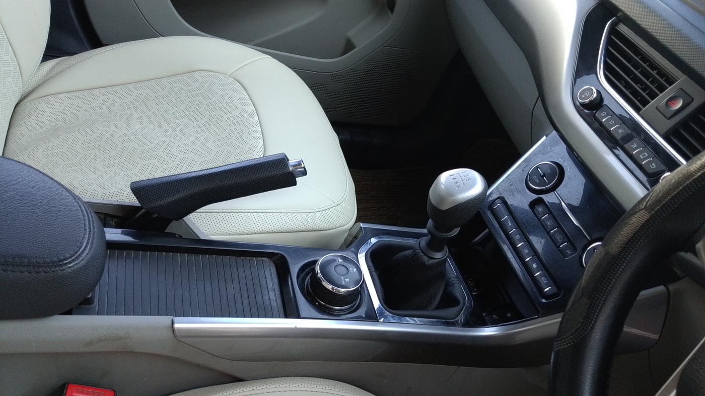 2017 Tata NEXON XZ PLUS PETROL, Petrol, Manual, 83,617 km, Gear Lever