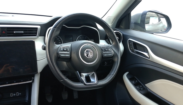 2022 MG ASTOR SUPER 1.5 MT, Petrol, Manual, 15,152 km, Steering Wheel Close Up