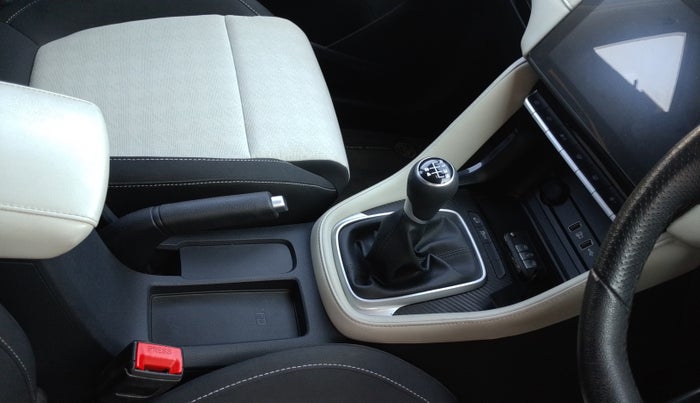 2022 MG ASTOR SUPER 1.5 MT, Petrol, Manual, 15,152 km, Gear Lever