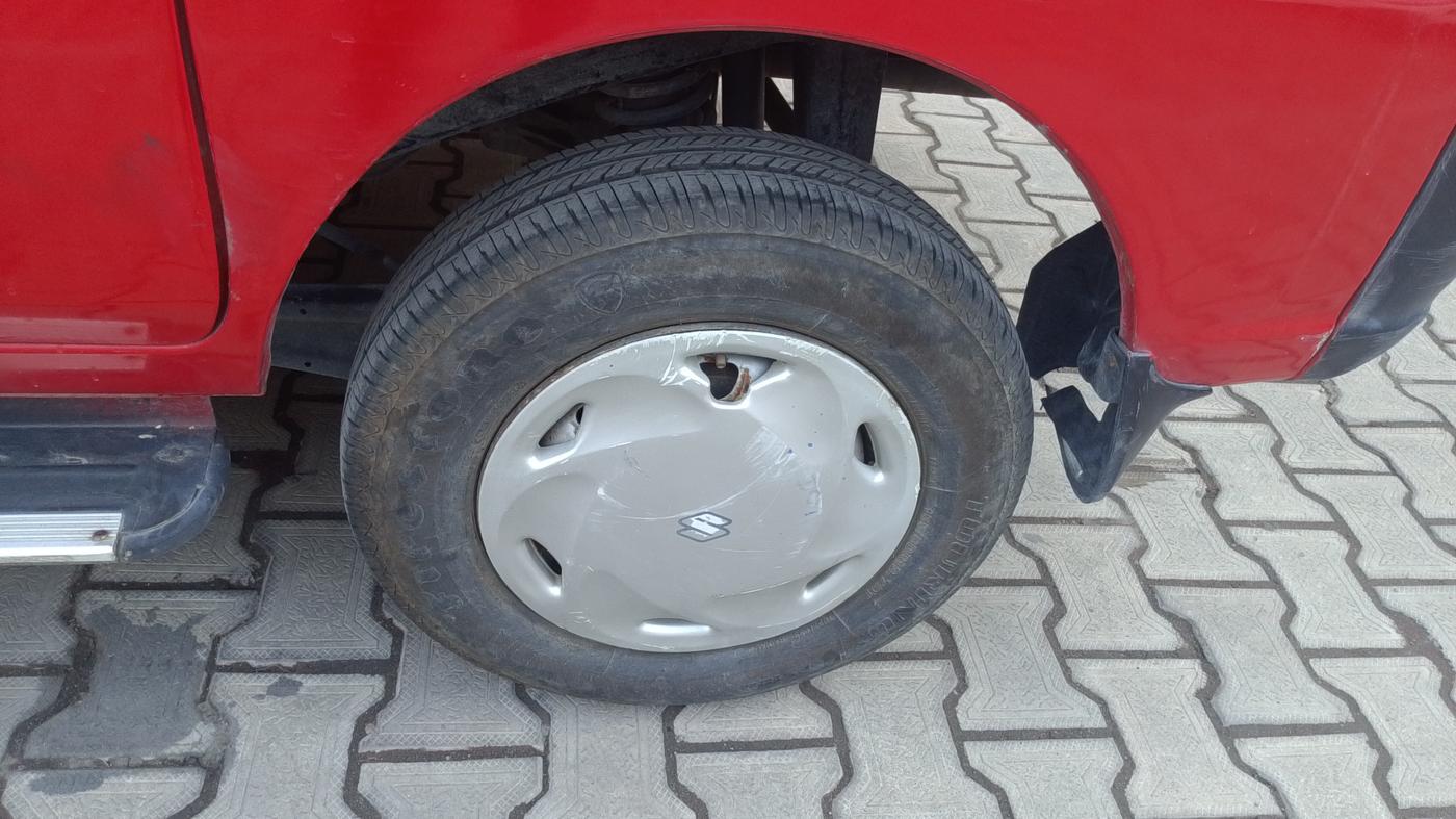 2010 Maruti Eeco 5 STR, Petrol, Manual, 30,163 km, Left Rear Wheel