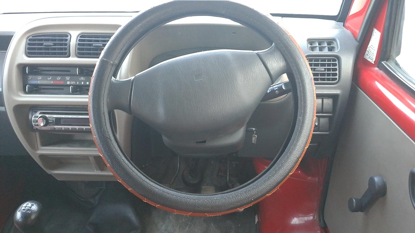 2010 Maruti Eeco 5 STR, Petrol, Manual, 30,163 km, Steering Wheel Close Up