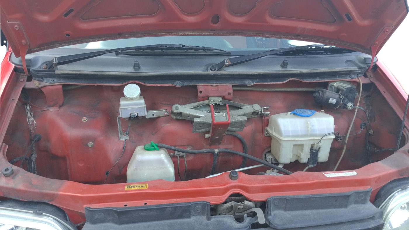 2010 Maruti Eeco 5 STR, Petrol, Manual, 30,163 km, Open Bonnet